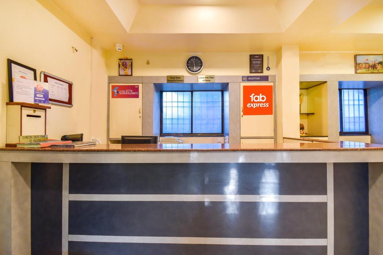 Hotel Ashiyana Пюн Екстериор снимка
